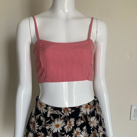 Brandy Melville Red & White Gingham Crop Top - Picture 2 of 10